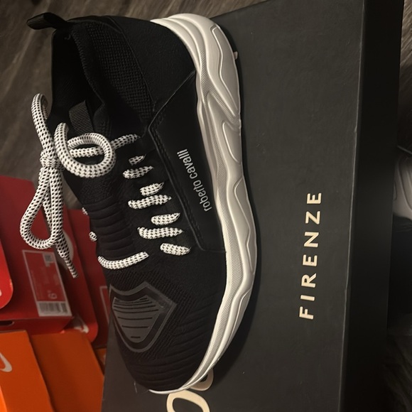 Used once - Picture 2 of 3